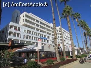 [P03] Sun Hall Beach Hotel Apartments (în plan apropiat), Sun Hill Hotel, 4* (în plan îndepărtat)  » foto by crismis
 - 
<span class="allrVoted glyphicon glyphicon-heart hidden" id="av829442"></span>
<a class="m-l-10 hidden" id="sv829442" onclick="voting_Foto_DelVot(,829442,21463)" role="button">șterge vot <span class="glyphicon glyphicon-remove"></span></a>
<a id="v9829442" class=" c-red"  onclick="voting_Foto_SetVot(829442)" role="button"><span class="glyphicon glyphicon-heart-empty"></span> <b>LIKE</b> = Votează poza</a> <img class="hidden"  id="f829442W9" src="/imagini/loader.gif" border="0" /><span class="AjErrMes hidden" id="e829442ErM"></span>