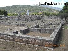 [P08] Sanctuarul lui Asclepios, vedere de ansamblu. Drumul spre obiectivele arheologice incepe din partea stanga a fotografiei. » foto by florinbad
 - 
<span class="allrVoted glyphicon glyphicon-heart hidden" id="av190970"></span>
<a class="m-l-10 hidden" id="sv190970" onclick="voting_Foto_DelVot(,190970,21467)" role="button">șterge vot <span class="glyphicon glyphicon-remove"></span></a>
<a id="v9190970" class=" c-red"  onclick="voting_Foto_SetVot(190970)" role="button"><span class="glyphicon glyphicon-heart-empty"></span> <b>LIKE</b> = Votează poza</a> <img class="hidden"  id="f190970W9" src="/imagini/loader.gif" border="0" /><span class="AjErrMes hidden" id="e190970ErM"></span>