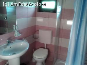 [P20] Camera de baie » foto by dorgo
 - 
<span class="allrVoted glyphicon glyphicon-heart hidden" id="av830098"></span>
<a class="m-l-10 hidden" id="sv830098" onclick="voting_Foto_DelVot(,830098,21473)" role="button">șterge vot <span class="glyphicon glyphicon-remove"></span></a>
<a id="v9830098" class=" c-red"  onclick="voting_Foto_SetVot(830098)" role="button"><span class="glyphicon glyphicon-heart-empty"></span> <b>LIKE</b> = Votează poza</a> <img class="hidden"  id="f830098W9" src="/imagini/loader.gif" border="0" /><span class="AjErrMes hidden" id="e830098ErM"></span>