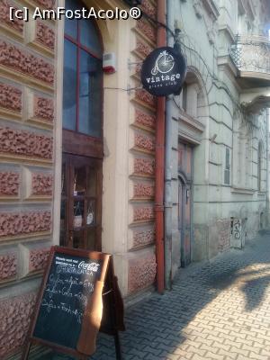 [P07] Ne oprim la 'Vintage Pizza Club' » foto by dorgo
 - 
<span class="allrVoted glyphicon glyphicon-heart hidden" id="av830085"></span>
<a class="m-l-10 hidden" id="sv830085" onclick="voting_Foto_DelVot(,830085,21473)" role="button">șterge vot <span class="glyphicon glyphicon-remove"></span></a>
<a id="v9830085" class=" c-red"  onclick="voting_Foto_SetVot(830085)" role="button"><span class="glyphicon glyphicon-heart-empty"></span> <b>LIKE</b> = Votează poza</a> <img class="hidden"  id="f830085W9" src="/imagini/loader.gif" border="0" /><span class="AjErrMes hidden" id="e830085ErM"></span>