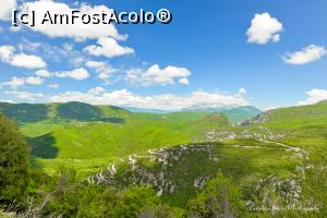 [P106] Un drum superb, unic: drumul care duce la Mikro Papingo, la poalele Muntelui Tymfi.  » foto by Vlahos2003
 - 
<span class="allrVoted glyphicon glyphicon-heart hidden" id="av713681"></span>
<a class="m-l-10 hidden" id="sv713681" onclick="voting_Foto_DelVot(,713681,21484)" role="button">șterge vot <span class="glyphicon glyphicon-remove"></span></a>
<a id="v9713681" class=" c-red"  onclick="voting_Foto_SetVot(713681)" role="button"><span class="glyphicon glyphicon-heart-empty"></span> <b>LIKE</b> = Votează poza</a> <img class="hidden"  id="f713681W9" src="/imagini/loader.gif" border="0" /><span class="AjErrMes hidden" id="e713681ErM"></span>