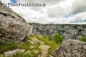 [P73] Canionul Vikos la Oxya.  » foto by Vlahos2003
 - 
<span class="allrVoted glyphicon glyphicon-heart hidden" id="av713647"></span>
<a class="m-l-10 hidden" id="sv713647" onclick="voting_Foto_DelVot(,713647,21484)" role="button">șterge vot <span class="glyphicon glyphicon-remove"></span></a>
<a id="v9713647" class=" c-red"  onclick="voting_Foto_SetVot(713647)" role="button"><span class="glyphicon glyphicon-heart-empty"></span> <b>LIKE</b> = Votează poza</a> <img class="hidden"  id="f713647W9" src="/imagini/loader.gif" border="0" /><span class="AjErrMes hidden" id="e713647ErM"></span>