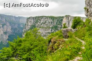 [P91] Canionul Vikos la Oxya.  » foto by Vlahos2003
 - 
<span class="allrVoted glyphicon glyphicon-heart hidden" id="av713665"></span>
<a class="m-l-10 hidden" id="sv713665" onclick="voting_Foto_DelVot(,713665,21484)" role="button">șterge vot <span class="glyphicon glyphicon-remove"></span></a>
<a id="v9713665" class=" c-red"  onclick="voting_Foto_SetVot(713665)" role="button"><span class="glyphicon glyphicon-heart-empty"></span> <b>LIKE</b> = Votează poza</a> <img class="hidden"  id="f713665W9" src="/imagini/loader.gif" border="0" /><span class="AjErrMes hidden" id="e713665ErM"></span>