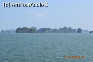 [P09] Încep să apară stâncile din golful Halong  » foto by Pușcașu Marin
 - 
<span class="allrVoted glyphicon glyphicon-heart hidden" id="av1422290"></span>
<a class="m-l-10 hidden" id="sv1422290" onclick="voting_Foto_DelVot(,1422290,21495)" role="button">șterge vot <span class="glyphicon glyphicon-remove"></span></a>
<a id="v91422290" class=" c-red"  onclick="voting_Foto_SetVot(1422290)" role="button"><span class="glyphicon glyphicon-heart-empty"></span> <b>LIKE</b> = Votează poza</a> <img class="hidden"  id="f1422290W9" src="/imagini/loader.gif" border="0" /><span class="AjErrMes hidden" id="e1422290ErM"></span>