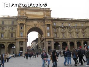 [P01] Piazza della Repubblica » foto by rsimona
 - 
<span class="allrVoted glyphicon glyphicon-heart hidden" id="av831505"></span>
<a class="m-l-10 hidden" id="sv831505" onclick="voting_Foto_DelVot(,831505,21497)" role="button">șterge vot <span class="glyphicon glyphicon-remove"></span></a>
<a id="v9831505" class=" c-red"  onclick="voting_Foto_SetVot(831505)" role="button"><span class="glyphicon glyphicon-heart-empty"></span> <b>LIKE</b> = Votează poza</a> <img class="hidden"  id="f831505W9" src="/imagini/loader.gif" border="0" /><span class="AjErrMes hidden" id="e831505ErM"></span>