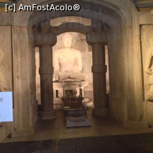 [P54] Statuia lui Budha din grota Seokguram » foto by geop
 - 
<span class="allrVoted glyphicon glyphicon-heart hidden" id="av832121"></span>
<a class="m-l-10 hidden" id="sv832121" onclick="voting_Foto_DelVot(,832121,21507)" role="button">șterge vot <span class="glyphicon glyphicon-remove"></span></a>
<a id="v9832121" class=" c-red"  onclick="voting_Foto_SetVot(832121)" role="button"><span class="glyphicon glyphicon-heart-empty"></span> <b>LIKE</b> = Votează poza</a> <img class="hidden"  id="f832121W9" src="/imagini/loader.gif" border="0" /><span class="AjErrMes hidden" id="e832121ErM"></span>
