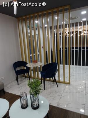 [P18] Lobby și holul de intrare în hotel; în dreapta se află restaurantul.  » foto by tata123 🔱
 - 
<span class="allrVoted glyphicon glyphicon-heart hidden" id="av1124158"></span>
<a class="m-l-10 hidden" id="sv1124158" onclick="voting_Foto_DelVot(,1124158,21513)" role="button">șterge vot <span class="glyphicon glyphicon-remove"></span></a>
<a id="v91124158" class=" c-red"  onclick="voting_Foto_SetVot(1124158)" role="button"><span class="glyphicon glyphicon-heart-empty"></span> <b>LIKE</b> = Votează poza</a> <img class="hidden"  id="f1124158W9" src="/imagini/loader.gif" border="0" /><span class="AjErrMes hidden" id="e1124158ErM"></span>