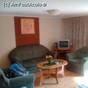 [P07] salon » foto by horachira
 - 
<span class="allrVoted glyphicon glyphicon-heart hidden" id="av832803"></span>
<a class="m-l-10 hidden" id="sv832803" onclick="voting_Foto_DelVot(,832803,21519)" role="button">șterge vot <span class="glyphicon glyphicon-remove"></span></a>
<a id="v9832803" class=" c-red"  onclick="voting_Foto_SetVot(832803)" role="button"><span class="glyphicon glyphicon-heart-empty"></span> <b>LIKE</b> = Votează poza</a> <img class="hidden"  id="f832803W9" src="/imagini/loader.gif" border="0" /><span class="AjErrMes hidden" id="e832803ErM"></span>