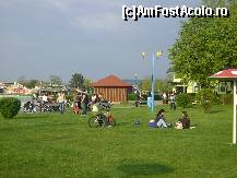[P16] Tg. Mures - zona verde din Weekend, oamenii se relaxeaza » foto by biancuta
 - 
<span class="allrVoted glyphicon glyphicon-heart hidden" id="av68325"></span>
<a class="m-l-10 hidden" id="sv68325" onclick="voting_Foto_DelVot(,68325,21521)" role="button">șterge vot <span class="glyphicon glyphicon-remove"></span></a>
<a id="v968325" class=" c-red"  onclick="voting_Foto_SetVot(68325)" role="button"><span class="glyphicon glyphicon-heart-empty"></span> <b>LIKE</b> = Votează poza</a> <img class="hidden"  id="f68325W9" src="/imagini/loader.gif" border="0" /><span class="AjErrMes hidden" id="e68325ErM"></span>