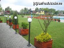 [P16] Peste tot gasesti un gazon impecabil si frumoase aranjamente florale » foto by dorgo
 - 
<span class="allrVoted glyphicon glyphicon-heart hidden" id="av200225"></span>
<a class="m-l-10 hidden" id="sv200225" onclick="voting_Foto_DelVot(,200225,21521)" role="button">șterge vot <span class="glyphicon glyphicon-remove"></span></a>
<a id="v9200225" class=" c-red"  onclick="voting_Foto_SetVot(200225)" role="button"><span class="glyphicon glyphicon-heart-empty"></span> <b>LIKE</b> = Votează poza</a> <img class="hidden"  id="f200225W9" src="/imagini/loader.gif" border="0" /><span class="AjErrMes hidden" id="e200225ErM"></span>