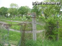 [P38] Iata si gaura din gard de care v-am povestit, se afla langa terenul cel mare de fotbal » foto by dorgo
 - 
<span class="allrVoted glyphicon glyphicon-heart hidden" id="av200249"></span>
<a class="m-l-10 hidden" id="sv200249" onclick="voting_Foto_DelVot(,200249,21521)" role="button">șterge vot <span class="glyphicon glyphicon-remove"></span></a>
<a id="v9200249" class=" c-red"  onclick="voting_Foto_SetVot(200249)" role="button"><span class="glyphicon glyphicon-heart-empty"></span> <b>LIKE</b> = Votează poza</a> <img class="hidden"  id="f200249W9" src="/imagini/loader.gif" border="0" /><span class="AjErrMes hidden" id="e200249ErM"></span>