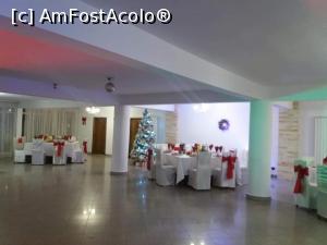[P30] Sala de mese& ring de dans...  » foto by marival
 - 
<span class="allrVoted glyphicon glyphicon-heart hidden" id="av1141906"></span>
<a class="m-l-10 hidden" id="sv1141906" onclick="voting_Foto_DelVot(,1141906,21524)" role="button">șterge vot <span class="glyphicon glyphicon-remove"></span></a>
<a id="v91141906" class=" c-red"  onclick="voting_Foto_SetVot(1141906)" role="button"><span class="glyphicon glyphicon-heart-empty"></span> <b>LIKE</b> = Votează poza</a> <img class="hidden"  id="f1141906W9" src="/imagini/loader.gif" border="0" /><span class="AjErrMes hidden" id="e1141906ErM"></span>