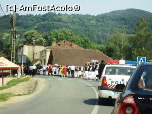[P28] Bozovici - parada portului popular.  » foto by Carmen Ion
 - 
<span class="allrVoted glyphicon glyphicon-heart hidden" id="av774824"></span>
<a class="m-l-10 hidden" id="sv774824" onclick="voting_Foto_DelVot(,774824,21530)" role="button">șterge vot <span class="glyphicon glyphicon-remove"></span></a>
<a id="v9774824" class=" c-red"  onclick="voting_Foto_SetVot(774824)" role="button"><span class="glyphicon glyphicon-heart-empty"></span> <b>LIKE</b> = Votează poza</a> <img class="hidden"  id="f774824W9" src="/imagini/loader.gif" border="0" /><span class="AjErrMes hidden" id="e774824ErM"></span>