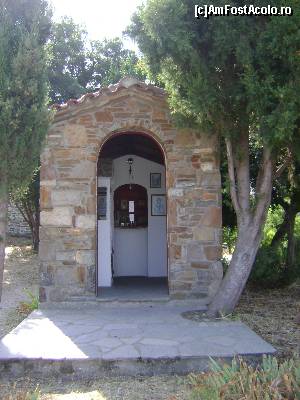 [P04] Parthenonas, satul fantomă din Halkidiki, Sithonia - templul istoric Sf. Stefan » foto by biancuta
 - 
<span class="allrVoted glyphicon glyphicon-heart hidden" id="av538590"></span>
<a class="m-l-10 hidden" id="sv538590" onclick="voting_Foto_DelVot(,538590,21533)" role="button">șterge vot <span class="glyphicon glyphicon-remove"></span></a>
<a id="v9538590" class=" c-red"  onclick="voting_Foto_SetVot(538590)" role="button"><span class="glyphicon glyphicon-heart-empty"></span> <b>LIKE</b> = Votează poza</a> <img class="hidden"  id="f538590W9" src="/imagini/loader.gif" border="0" /><span class="AjErrMes hidden" id="e538590ErM"></span>