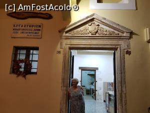 [P01] Casa lui Mos Yorgos cu atelierul de creatie, la parter. Constructie conform celor scrise pe frontispiciu, de la 1609!  » foto by iulian68
 - 
<span class="allrVoted glyphicon glyphicon-heart hidden" id="av1027656"></span>
<a class="m-l-10 hidden" id="sv1027656" onclick="voting_Foto_DelVot(,1027656,21565)" role="button">șterge vot <span class="glyphicon glyphicon-remove"></span></a>
<a id="v91027656" class=" c-red"  onclick="voting_Foto_SetVot(1027656)" role="button"><span class="glyphicon glyphicon-heart-empty"></span> <b>LIKE</b> = Votează poza</a> <img class="hidden"  id="f1027656W9" src="/imagini/loader.gif" border="0" /><span class="AjErrMes hidden" id="e1027656ErM"></span>