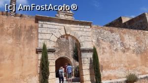 [P61] Mănăstirea Arkadi: intrarea în refectoriu » foto by Carmen Ion
 - 
<span class="allrVoted glyphicon glyphicon-heart hidden" id="av1208035"></span>
<a class="m-l-10 hidden" id="sv1208035" onclick="voting_Foto_DelVot(,1208035,21565)" role="button">șterge vot <span class="glyphicon glyphicon-remove"></span></a>
<a id="v91208035" class=" c-red"  onclick="voting_Foto_SetVot(1208035)" role="button"><span class="glyphicon glyphicon-heart-empty"></span> <b>LIKE</b> = Votează poza</a> <img class="hidden"  id="f1208035W9" src="/imagini/loader.gif" border="0" /><span class="AjErrMes hidden" id="e1208035ErM"></span>