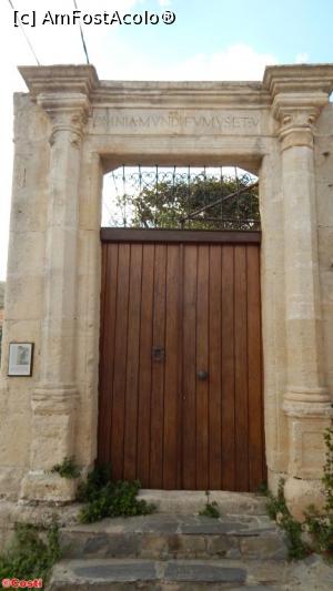 [P23] Portalul venețian din Lappa, cu inscripția în latină „Toate lucrurile acestei lumi sunt fum și umbre. ” » foto by Costi
 - 
<span class="allrVoted glyphicon glyphicon-heart hidden" id="av801678"></span>
<a class="m-l-10 hidden" id="sv801678" onclick="voting_Foto_DelVot(,801678,21565)" role="button">șterge vot <span class="glyphicon glyphicon-remove"></span></a>
<a id="v9801678" class=" c-red"  onclick="voting_Foto_SetVot(801678)" role="button"><span class="glyphicon glyphicon-heart-empty"></span> <b>LIKE</b> = Votează poza</a> <img class="hidden"  id="f801678W9" src="/imagini/loader.gif" border="0" /><span class="AjErrMes hidden" id="e801678ErM"></span>