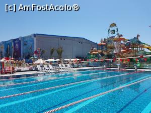 [P34] Piscina semi-olimpica. In spate - zona pentru copii » foto by tripyy
 - 
<span class="allrVoted glyphicon glyphicon-heart hidden" id="av885221"></span>
<a class="m-l-10 hidden" id="sv885221" onclick="voting_Foto_DelVot(,885221,21570)" role="button">șterge vot <span class="glyphicon glyphicon-remove"></span></a>
<a id="v9885221" class=" c-red"  onclick="voting_Foto_SetVot(885221)" role="button"><span class="glyphicon glyphicon-heart-empty"></span> <b>LIKE</b> = Votează poza</a> <img class="hidden"  id="f885221W9" src="/imagini/loader.gif" border="0" /><span class="AjErrMes hidden" id="e885221ErM"></span>