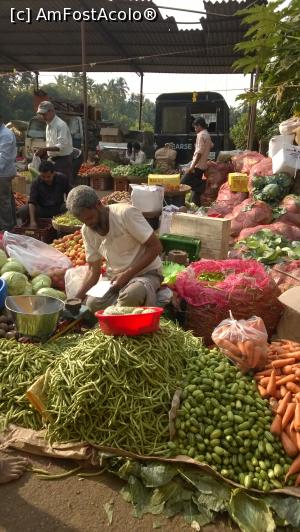 [P13] Dimineața in piata Chaudi!  » foto by nikinik
 - 
<span class="allrVoted glyphicon glyphicon-heart hidden" id="av944172"></span>
<a class="m-l-10 hidden" id="sv944172" onclick="voting_Foto_DelVot(,944172,21572)" role="button">șterge vot <span class="glyphicon glyphicon-remove"></span></a>
<a id="v9944172" class=" c-red"  onclick="voting_Foto_SetVot(944172)" role="button"><span class="glyphicon glyphicon-heart-empty"></span> <b>LIKE</b> = Votează poza</a> <img class="hidden"  id="f944172W9" src="/imagini/loader.gif" border="0" /><span class="AjErrMes hidden" id="e944172ErM"></span>