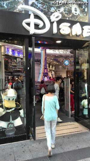 [P16] Magazinul Disney-Paris o incantare vizuala si pentru cei mari, preturi pe masura » foto by florintoma
 - 
<span class="allrVoted glyphicon glyphicon-heart hidden" id="av558102"></span>
<a class="m-l-10 hidden" id="sv558102" onclick="voting_Foto_DelVot(,558102,21578)" role="button">șterge vot <span class="glyphicon glyphicon-remove"></span></a>
<a id="v9558102" class=" c-red"  onclick="voting_Foto_SetVot(558102)" role="button"><span class="glyphicon glyphicon-heart-empty"></span> <b>LIKE</b> = Votează poza</a> <img class="hidden"  id="f558102W9" src="/imagini/loader.gif" border="0" /><span class="AjErrMes hidden" id="e558102ErM"></span>