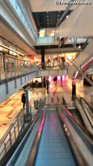 [P04] Centrul comercial Bercy2-hotel Ibis » foto by florintoma
 - 
<span class="allrVoted glyphicon glyphicon-heart hidden" id="av558087"></span>
<a class="m-l-10 hidden" id="sv558087" onclick="voting_Foto_DelVot(,558087,21578)" role="button">șterge vot <span class="glyphicon glyphicon-remove"></span></a>
<a id="v9558087" class=" c-red"  onclick="voting_Foto_SetVot(558087)" role="button"><span class="glyphicon glyphicon-heart-empty"></span> <b>LIKE</b> = Votează poza</a> <img class="hidden"  id="f558087W9" src="/imagini/loader.gif" border="0" /><span class="AjErrMes hidden" id="e558087ErM"></span>