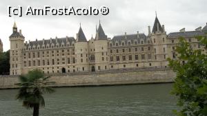 [P03] Paris. La Consergerie cu Turnul Orologiului. » foto by mihaelavoicu
 - 
<span class="allrVoted glyphicon glyphicon-heart hidden" id="av1169139"></span>
<a class="m-l-10 hidden" id="sv1169139" onclick="voting_Foto_DelVot(,1169139,21578)" role="button">șterge vot <span class="glyphicon glyphicon-remove"></span></a>
<a id="v91169139" class=" c-red"  onclick="voting_Foto_SetVot(1169139)" role="button"><span class="glyphicon glyphicon-heart-empty"></span> <b>LIKE</b> = Votează poza</a> <img class="hidden"  id="f1169139W9" src="/imagini/loader.gif" border="0" /><span class="AjErrMes hidden" id="e1169139ErM"></span>