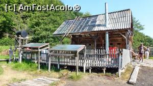 [P04] Stabilimentul Băilor văzut dinspre est. În spate este ”grădina” mlăștinoasă cu turbă și stuf, dar terenul este moale, elastic și spre stânga imaginii » foto by Lucien
 - 
<span class="allrVoted glyphicon glyphicon-heart hidden" id="av835467"></span>
<a class="m-l-10 hidden" id="sv835467" onclick="voting_Foto_DelVot(,835467,21581)" role="button">șterge vot <span class="glyphicon glyphicon-remove"></span></a>
<a id="v9835467" class=" c-red"  onclick="voting_Foto_SetVot(835467)" role="button"><span class="glyphicon glyphicon-heart-empty"></span> <b>LIKE</b> = Votează poza</a> <img class="hidden"  id="f835467W9" src="/imagini/loader.gif" border="0" /><span class="AjErrMes hidden" id="e835467ErM"></span>