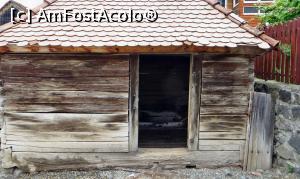 [P05] Casa Sării din Lueta » foto by Lucien
 - 
<span class="allrVoted glyphicon glyphicon-heart hidden" id="av835566"></span>
<a class="m-l-10 hidden" id="sv835566" onclick="voting_Foto_DelVot(,835566,21581)" role="button">șterge vot <span class="glyphicon glyphicon-remove"></span></a>
<a id="v9835566" class=" c-red"  onclick="voting_Foto_SetVot(835566)" role="button"><span class="glyphicon glyphicon-heart-empty"></span> <b>LIKE</b> = Votează poza</a> <img class="hidden"  id="f835566W9" src="/imagini/loader.gif" border="0" /><span class="AjErrMes hidden" id="e835566ErM"></span>
