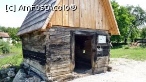 [P04] Casa Sării de la Merești. Partea de jos a Casei păstrează multe elemente constructive foarte vechi, numai acoperișul fiind nou » foto by Lucien
 - 
<span class="allrVoted glyphicon glyphicon-heart hidden" id="av840130"></span>
<a class="m-l-10 hidden" id="sv840130" onclick="voting_Foto_DelVot(,840130,21581)" role="button">șterge vot <span class="glyphicon glyphicon-remove"></span></a>
<a id="v9840130" class=" c-red"  onclick="voting_Foto_SetVot(840130)" role="button"><span class="glyphicon glyphicon-heart-empty"></span> <b>LIKE</b> = Votează poza</a> <img class="hidden"  id="f840130W9" src="/imagini/loader.gif" border="0" /><span class="AjErrMes hidden" id="e840130ErM"></span>