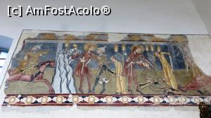 [P15] Detalii cu partea finală a legendei Sfântului rege Ladislau. În partea din mijloc regele se luptă (fără spor) cu păgânul, noroc de fata care îi taie tendonul (piciorul) cu securea, singurul punct vulnerabil al păgânului. Înspre dreapta, regele îl ține pe păgân de păr, iar fata îi » foto by Lucien
 - 
<span class="allrVoted glyphicon glyphicon-heart hidden" id="av974198"></span>
<a class="m-l-10 hidden" id="sv974198" onclick="voting_Foto_DelVot(,974198,21581)" role="button">șterge vot <span class="glyphicon glyphicon-remove"></span></a>
<a id="v9974198" class=" c-red"  onclick="voting_Foto_SetVot(974198)" role="button"><span class="glyphicon glyphicon-heart-empty"></span> <b>LIKE</b> = Votează poza</a> <img class="hidden"  id="f974198W9" src="/imagini/loader.gif" border="0" /><span class="AjErrMes hidden" id="e974198ErM"></span>