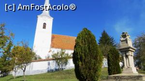 [P02] Vederea de ansamblu a Bisericii Unitariene din Crăciunel, în partea dreaptă fiind monumentul închinat împărătesei Elisabeta (Sissi) » foto by Lucien
 - 
<span class="allrVoted glyphicon glyphicon-heart hidden" id="av974185"></span>
<a class="m-l-10 hidden" id="sv974185" onclick="voting_Foto_DelVot(,974185,21581)" role="button">șterge vot <span class="glyphicon glyphicon-remove"></span></a>
<a id="v9974185" class=" c-red"  onclick="voting_Foto_SetVot(974185)" role="button"><span class="glyphicon glyphicon-heart-empty"></span> <b>LIKE</b> = Votează poza</a> <img class="hidden"  id="f974185W9" src="/imagini/loader.gif" border="0" /><span class="AjErrMes hidden" id="e974185ErM"></span>