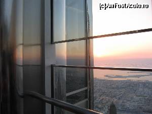 [P08] Apus de soare in Burj Khalifa » foto by monaserban
 - 
<span class="allrVoted glyphicon glyphicon-heart hidden" id="av506646"></span>
<a class="m-l-10 hidden" id="sv506646" onclick="voting_Foto_DelVot(,506646,21594)" role="button">șterge vot <span class="glyphicon glyphicon-remove"></span></a>
<a id="v9506646" class=" c-red"  onclick="voting_Foto_SetVot(506646)" role="button"><span class="glyphicon glyphicon-heart-empty"></span> <b>LIKE</b> = Votează poza</a> <img class="hidden"  id="f506646W9" src="/imagini/loader.gif" border="0" /><span class="AjErrMes hidden" id="e506646ErM"></span>