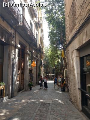 [P05] Carrer La Forca, pe dreapta se vede geamul de la Federal Cafe.  » foto by maryka
 - 
<span class="allrVoted glyphicon glyphicon-heart hidden" id="av1114475"></span>
<a class="m-l-10 hidden" id="sv1114475" onclick="voting_Foto_DelVot(,1114475,21606)" role="button">șterge vot <span class="glyphicon glyphicon-remove"></span></a>
<a id="v91114475" class=" c-red"  onclick="voting_Foto_SetVot(1114475)" role="button"><span class="glyphicon glyphicon-heart-empty"></span> <b>LIKE</b> = Votează poza</a> <img class="hidden"  id="f1114475W9" src="/imagini/loader.gif" border="0" /><span class="AjErrMes hidden" id="e1114475ErM"></span>