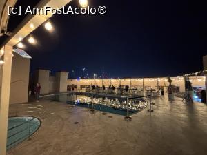 [P18] Hotel Jumeira Rotana,restaurantul de la piscină » foto by AZE
 - 
<span class="allrVoted glyphicon glyphicon-heart hidden" id="av1476407"></span>
<a class="m-l-10 hidden" id="sv1476407" onclick="voting_Foto_DelVot(,1476407,21612)" role="button">șterge vot <span class="glyphicon glyphicon-remove"></span></a>
<a id="v91476407" class=" c-red"  onclick="voting_Foto_SetVot(1476407)" role="button"><span class="glyphicon glyphicon-heart-empty"></span> <b>LIKE</b> = Votează poza</a> <img class="hidden"  id="f1476407W9" src="/imagini/loader.gif" border="0" /><span class="AjErrMes hidden" id="e1476407ErM"></span>
