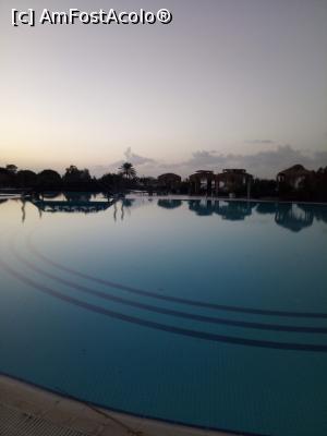 [P15] piscina care are pe fundal ponton cu umbrare » foto by ile57b
 - 
<span class="allrVoted glyphicon glyphicon-heart hidden" id="av1292920"></span>
<a class="m-l-10 hidden" id="sv1292920" onclick="voting_Foto_DelVot(,1292920,21626)" role="button">șterge vot <span class="glyphicon glyphicon-remove"></span></a>
<a id="v91292920" class=" c-red"  onclick="voting_Foto_SetVot(1292920)" role="button"><span class="glyphicon glyphicon-heart-empty"></span> <b>LIKE</b> = Votează poza</a> <img class="hidden"  id="f1292920W9" src="/imagini/loader.gif" border="0" /><span class="AjErrMes hidden" id="e1292920ErM"></span>