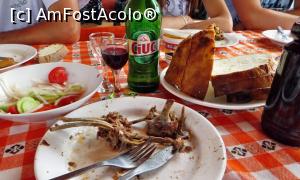 [P14] Friptura a fost delicioasă și s-a mâncat până la ultimul osicior... fiind însoțită de pâine secuiască ”cioplită”, bere, vin, palincă locală...  » foto by Lucien
 - 
<span class="allrVoted glyphicon glyphicon-heart hidden" id="av838008"></span>
<a class="m-l-10 hidden" id="sv838008" onclick="voting_Foto_DelVot(,838008,21631)" role="button">șterge vot <span class="glyphicon glyphicon-remove"></span></a>
<a id="v9838008" class=" c-red"  onclick="voting_Foto_SetVot(838008)" role="button"><span class="glyphicon glyphicon-heart-empty"></span> <b>LIKE</b> = Votează poza</a> <img class="hidden"  id="f838008W9" src="/imagini/loader.gif" border="0" /><span class="AjErrMes hidden" id="e838008ErM"></span>