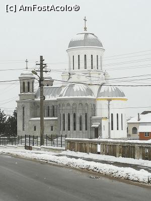 [P21] Biserica Ortodoxa văzută de pe podul ce traversează râul Hârtibaci.  » foto by nelu73
 - 
<span class="allrVoted glyphicon glyphicon-heart hidden" id="av1047403"></span>
<a class="m-l-10 hidden" id="sv1047403" onclick="voting_Foto_DelVot(,1047403,21649)" role="button">șterge vot <span class="glyphicon glyphicon-remove"></span></a>
<a id="v91047403" class=" c-red"  onclick="voting_Foto_SetVot(1047403)" role="button"><span class="glyphicon glyphicon-heart-empty"></span> <b>LIKE</b> = Votează poza</a> <img class="hidden"  id="f1047403W9" src="/imagini/loader.gif" border="0" /><span class="AjErrMes hidden" id="e1047403ErM"></span>