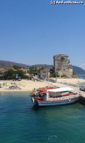 [P23] Am ajuns in port, turnul din Ouranopoli » foto by IoanaV
 - 
<span class="allrVoted glyphicon glyphicon-heart hidden" id="av650878"></span>
<a class="m-l-10 hidden" id="sv650878" onclick="voting_Foto_DelVot(,650878,21652)" role="button">șterge vot <span class="glyphicon glyphicon-remove"></span></a>
<a id="v9650878" class=" c-red"  onclick="voting_Foto_SetVot(650878)" role="button"><span class="glyphicon glyphicon-heart-empty"></span> <b>LIKE</b> = Votează poza</a> <img class="hidden"  id="f650878W9" src="/imagini/loader.gif" border="0" /><span class="AjErrMes hidden" id="e650878ErM"></span>