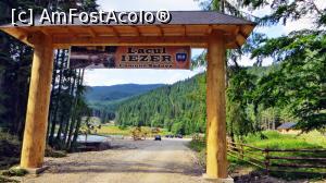 [P01] Poarta de la intrarea în zona de agrement Lacul Iezer, inaugurată în 2016 » foto by Lucien
 - 
<span class="allrVoted glyphicon glyphicon-heart hidden" id="av839233"></span>
<a class="m-l-10 hidden" id="sv839233" onclick="voting_Foto_DelVot(,839233,21669)" role="button">șterge vot <span class="glyphicon glyphicon-remove"></span></a>
<a id="v9839233" class=" c-red"  onclick="voting_Foto_SetVot(839233)" role="button"><span class="glyphicon glyphicon-heart-empty"></span> <b>LIKE</b> = Votează poza</a> <img class="hidden"  id="f839233W9" src="/imagini/loader.gif" border="0" /><span class="AjErrMes hidden" id="e839233ErM"></span>