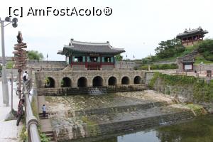 [P53] Suwon, Fortăreața Hwaseong, Hwahongmun, Poarta pe Apă de Nord » foto by mprofeanu
 - 
<span class="allrVoted glyphicon glyphicon-heart hidden" id="av840252"></span>
<a class="m-l-10 hidden" id="sv840252" onclick="voting_Foto_DelVot(,840252,21685)" role="button">șterge vot <span class="glyphicon glyphicon-remove"></span></a>
<a id="v9840252" class=" c-red"  onclick="voting_Foto_SetVot(840252)" role="button"><span class="glyphicon glyphicon-heart-empty"></span> <b>LIKE</b> = Votează poza</a> <img class="hidden"  id="f840252W9" src="/imagini/loader.gif" border="0" /><span class="AjErrMes hidden" id="e840252ErM"></span>