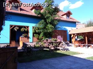 [P03] curtea pensiunii, sus camerele, jos in dreapta loc pt. srvit masa » foto by dinulica
 - 
<span class="allrVoted glyphicon glyphicon-heart hidden" id="av841264"></span>
<a class="m-l-10 hidden" id="sv841264" onclick="voting_Foto_DelVot(,841264,21706)" role="button">șterge vot <span class="glyphicon glyphicon-remove"></span></a>
<a id="v9841264" class=" c-red"  onclick="voting_Foto_SetVot(841264)" role="button"><span class="glyphicon glyphicon-heart-empty"></span> <b>LIKE</b> = Votează poza</a> <img class="hidden"  id="f841264W9" src="/imagini/loader.gif" border="0" /><span class="AjErrMes hidden" id="e841264ErM"></span>