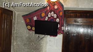 [P21] Grand Cave Suites-camera 107, TV-ul, in stanga dulap haine, in dreapta usa de acces in camera » foto by chrisstina
 - 
<span class="allrVoted glyphicon glyphicon-heart hidden" id="av841409"></span>
<a class="m-l-10 hidden" id="sv841409" onclick="voting_Foto_DelVot(,841409,21707)" role="button">șterge vot <span class="glyphicon glyphicon-remove"></span></a>
<a id="v9841409" class=" c-red"  onclick="voting_Foto_SetVot(841409)" role="button"><span class="glyphicon glyphicon-heart-empty"></span> <b>LIKE</b> = Votează poza</a> <img class="hidden"  id="f841409W9" src="/imagini/loader.gif" border="0" /><span class="AjErrMes hidden" id="e841409ErM"></span>