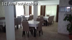 [P21] Imagine din restaurantul pensiunii Silva Dobra din satul Dobra, comuna Şugag, judeţul Alba.  » foto by traian.leuca †
 - 
<span class="allrVoted glyphicon glyphicon-heart hidden" id="av843057"></span>
<a class="m-l-10 hidden" id="sv843057" onclick="voting_Foto_DelVot(,843057,21720)" role="button">șterge vot <span class="glyphicon glyphicon-remove"></span></a>
<a id="v9843057" class=" c-red"  onclick="voting_Foto_SetVot(843057)" role="button"><span class="glyphicon glyphicon-heart-empty"></span> <b>LIKE</b> = Votează poza</a> <img class="hidden"  id="f843057W9" src="/imagini/loader.gif" border="0" /><span class="AjErrMes hidden" id="e843057ErM"></span>