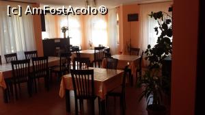 [P22] Imagine din sala de mese la pensiunea Silva Dobra din satul Dobra, comuna Şugag, judeţul Alba.  » foto by traian.leuca †
 - 
<span class="allrVoted glyphicon glyphicon-heart hidden" id="av843059"></span>
<a class="m-l-10 hidden" id="sv843059" onclick="voting_Foto_DelVot(,843059,21720)" role="button">șterge vot <span class="glyphicon glyphicon-remove"></span></a>
<a id="v9843059" class=" c-red"  onclick="voting_Foto_SetVot(843059)" role="button"><span class="glyphicon glyphicon-heart-empty"></span> <b>LIKE</b> = Votează poza</a> <img class="hidden"  id="f843059W9" src="/imagini/loader.gif" border="0" /><span class="AjErrMes hidden" id="e843059ErM"></span>