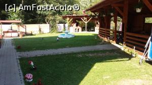 [P03] Grădină şi terasa acoperită la pensiunea Silva Dobra din satul Dobra, comuna Şugag, judeţul Alba.  » foto by traian.leuca †
 - 
<span class="allrVoted glyphicon glyphicon-heart hidden" id="av843008"></span>
<a class="m-l-10 hidden" id="sv843008" onclick="voting_Foto_DelVot(,843008,21720)" role="button">șterge vot <span class="glyphicon glyphicon-remove"></span></a>
<a id="v9843008" class=" c-red"  onclick="voting_Foto_SetVot(843008)" role="button"><span class="glyphicon glyphicon-heart-empty"></span> <b>LIKE</b> = Votează poza</a> <img class="hidden"  id="f843008W9" src="/imagini/loader.gif" border="0" /><span class="AjErrMes hidden" id="e843008ErM"></span>