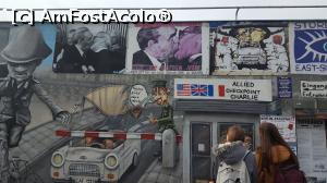 [P19] East Side Gallery, câteva poze cu graffitti. Brejnev și Honecker - sărut tovărășesc » foto by Dabator
 - 
<span class="allrVoted glyphicon glyphicon-heart hidden" id="av843250"></span>
<a class="m-l-10 hidden" id="sv843250" onclick="voting_Foto_DelVot(,843250,21722)" role="button">șterge vot <span class="glyphicon glyphicon-remove"></span></a>
<a id="v9843250" class=" c-red"  onclick="voting_Foto_SetVot(843250)" role="button"><span class="glyphicon glyphicon-heart-empty"></span> <b>LIKE</b> = Votează poza</a> <img class="hidden"  id="f843250W9" src="/imagini/loader.gif" border="0" /><span class="AjErrMes hidden" id="e843250ErM"></span>