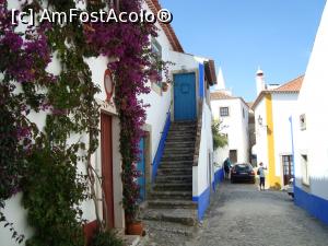 [P03] Obidos are doua strazi principale, paralele, e un deliciu fotografic... albastrul alunga mustele si tantarii.  » foto by mireille
 - 
<span class="allrVoted glyphicon glyphicon-heart hidden" id="av843684"></span>
<a class="m-l-10 hidden" id="sv843684" onclick="voting_Foto_DelVot(,843684,21727)" role="button">șterge vot <span class="glyphicon glyphicon-remove"></span></a>
<a id="v9843684" class=" c-red"  onclick="voting_Foto_SetVot(843684)" role="button"><span class="glyphicon glyphicon-heart-empty"></span> <b>LIKE</b> = Votează poza</a> <img class="hidden"  id="f843684W9" src="/imagini/loader.gif" border="0" /><span class="AjErrMes hidden" id="e843684ErM"></span>