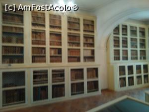[P15] Ghidul ne arata un 'colt al femeilor' in care aflam ca in urma cu un secol si ceva, in loc de romane de dragoste gen Sandra Brown, doamnele din lumea buna erau obligate sa citeasca numai carti religioase, culinare si despre bunele maniere din societate.  » foto by dorgo
 - 
<span class="allrVoted glyphicon glyphicon-heart hidden" id="av844321"></span>
<a class="m-l-10 hidden" id="sv844321" onclick="voting_Foto_DelVot(,844321,21744)" role="button">șterge vot <span class="glyphicon glyphicon-remove"></span></a>
<a id="v9844321" class=" c-red"  onclick="voting_Foto_SetVot(844321)" role="button"><span class="glyphicon glyphicon-heart-empty"></span> <b>LIKE</b> = Votează poza</a> <img class="hidden"  id="f844321W9" src="/imagini/loader.gif" border="0" /><span class="AjErrMes hidden" id="e844321ErM"></span>
