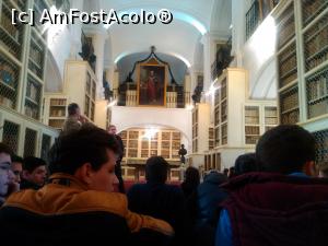 [P05] Ghidul, ne roaga sa ne-asezam pe covor, cred ca are multe de spus » foto by dorgo
 - 
<span class="allrVoted glyphicon glyphicon-heart hidden" id="av844296"></span>
<a class="m-l-10 hidden" id="sv844296" onclick="voting_Foto_DelVot(,844296,21744)" role="button">șterge vot <span class="glyphicon glyphicon-remove"></span></a>
<a id="v9844296" class=" c-red"  onclick="voting_Foto_SetVot(844296)" role="button"><span class="glyphicon glyphicon-heart-empty"></span> <b>LIKE</b> = Votează poza</a> <img class="hidden"  id="f844296W9" src="/imagini/loader.gif" border="0" /><span class="AjErrMes hidden" id="e844296ErM"></span>
