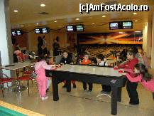[P10] Intr-o seara am mers impreuna cu ei la sala de bowling de la hotelul 'Nu ma uita'. Fiecare s-a jucat corespunzator varstei. » foto by IUBONI
 - 
<span class="allrVoted glyphicon glyphicon-heart hidden" id="av95397"></span>
<a class="m-l-10 hidden" id="sv95397" onclick="voting_Foto_DelVot(,95397,21748)" role="button">șterge vot <span class="glyphicon glyphicon-remove"></span></a>
<a id="v995397" class=" c-red"  onclick="voting_Foto_SetVot(95397)" role="button"><span class="glyphicon glyphicon-heart-empty"></span> <b>LIKE</b> = Votează poza</a> <img class="hidden"  id="f95397W9" src="/imagini/loader.gif" border="0" /><span class="AjErrMes hidden" id="e95397ErM"></span>